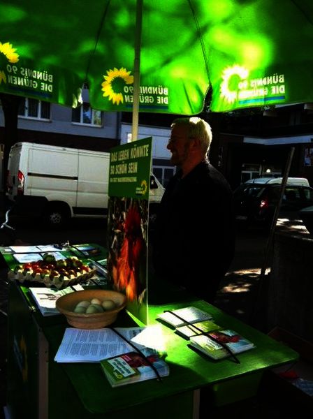 Oster-Infostand zu artgerechter Tierhaltung