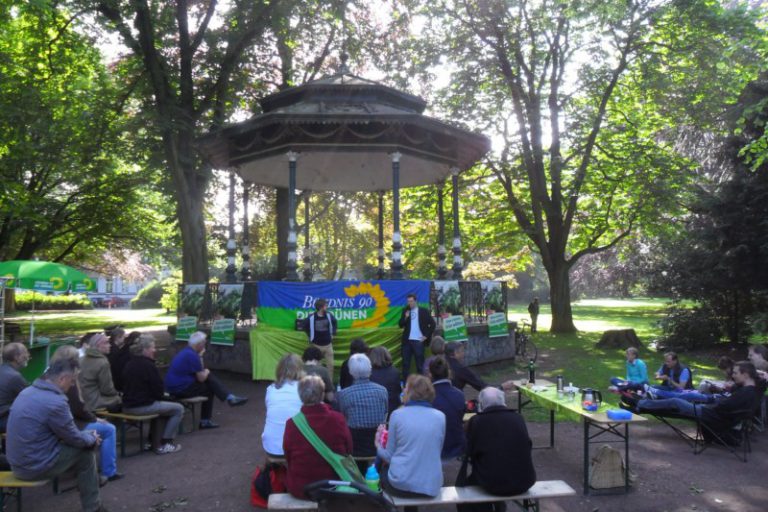 Picknick und Poetry im Stadtgarten