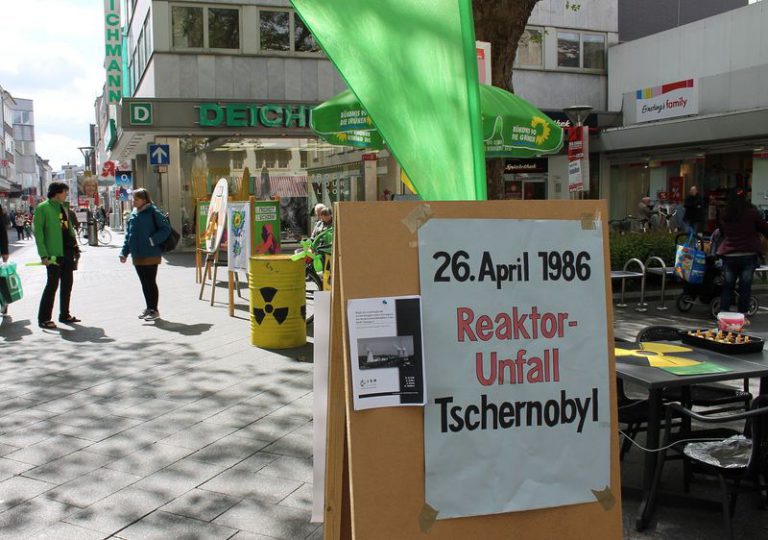 Infostand zum 31. Jahrestag der Reaktorkatastrophe in Tschernobyl