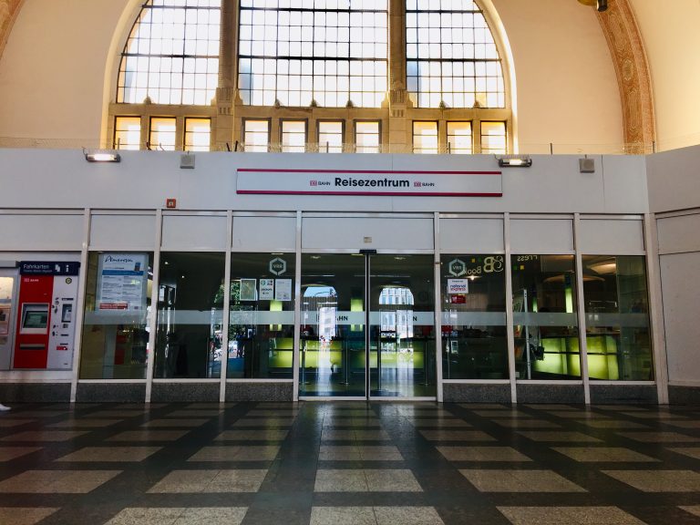 039/19 Grüne freuen sich: Reisezentrum im HBF bleibt erhalten