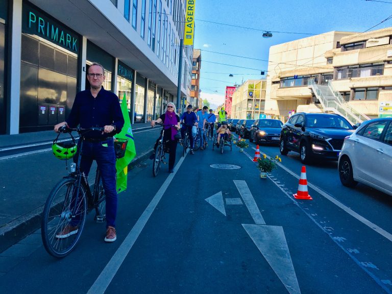 024/20 Befristeter Pop-up-Radweg auf der St.-Anton-Straße – Verwaltung prüft Vorschlag der Grünen