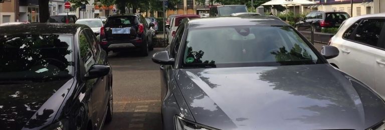 Grüne Video News Krefeld zu Westwall-Wochenmarkt und Autoverkehr in der Innenstadt
