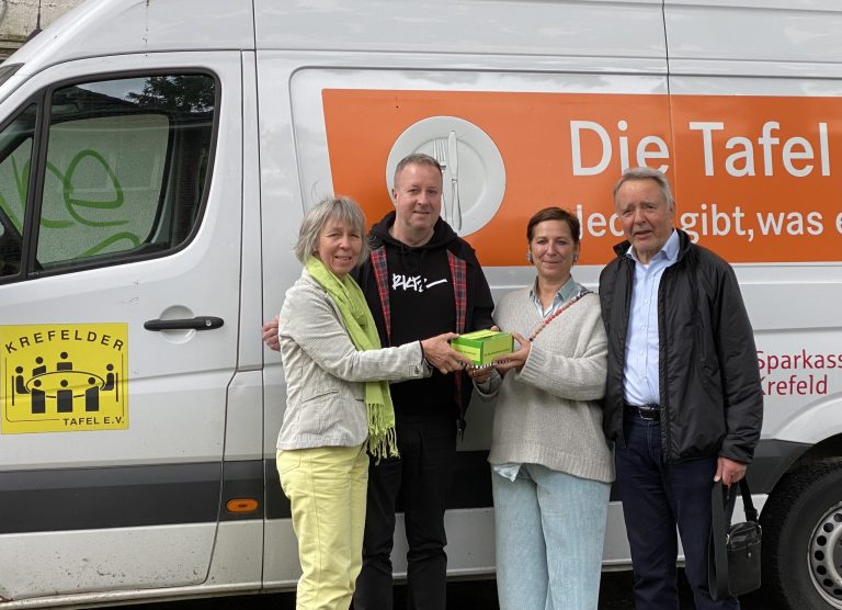 PM 022/24: Stadtspaziergänger*innen spenden für Krefelder Kindertafel