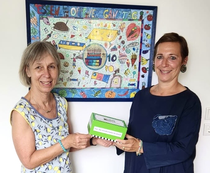 PM 049/24: Grüne übergeben Spenden der Kindertafel